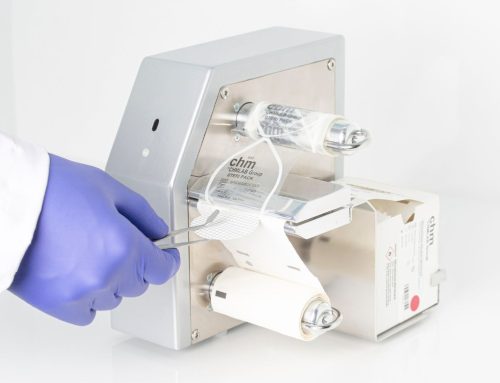 CHMLAB Group presenta en Farmaforum 2026 su dispensador automático de membranas estériles, que reduce el riesgo de contaminación en el laboratorio